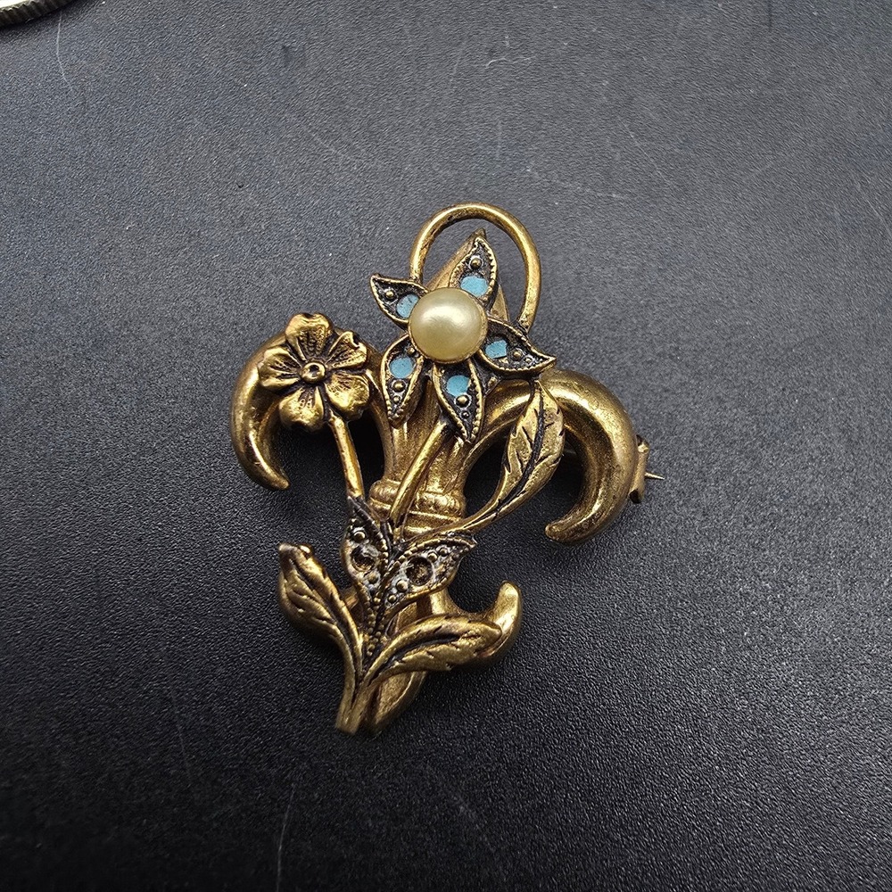 Vintage Fleur De Lis Brooch Gold Tone Faux Pearl Victorian Revival